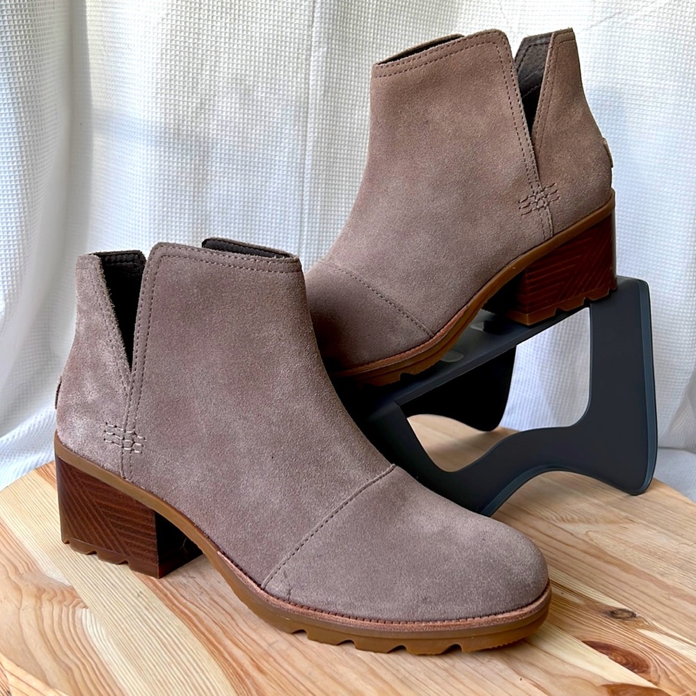 Sorel Cate Cut Out Bootie Waterproof Ankle Boot with Stacked Heel, Ash Brown